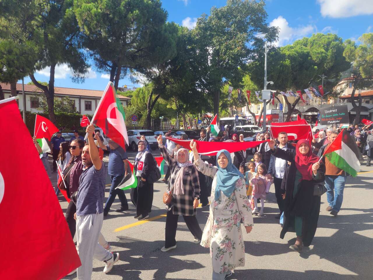 Muğla’da Gazze ve Küresel Sumud Filosuna Destek Yürüyüşü 4
